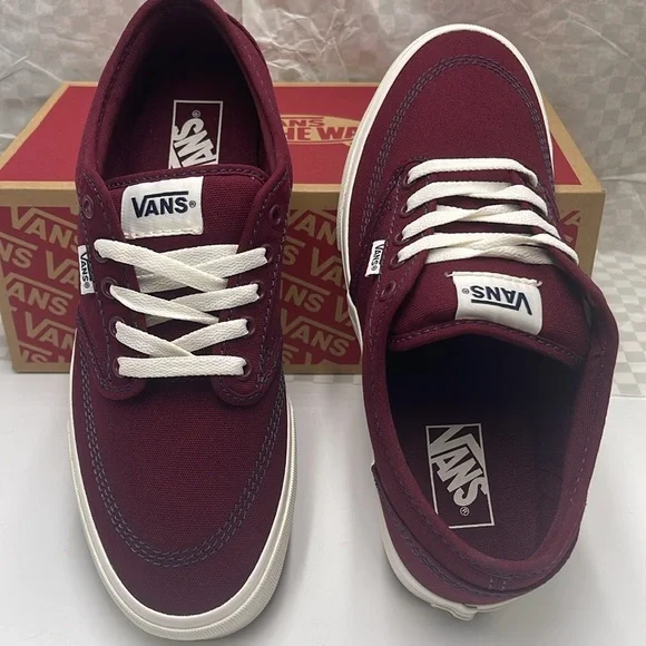Vans Men's Burgundy Canvas Sneakers Atwood
Outdoor Port Rovale
VN000CX84QU - Picture 11 of 16